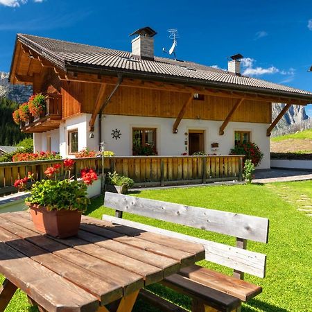 Ciasa Odlana Appartement San Cassiano  Buitenkant foto