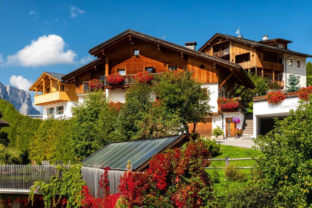 Ciasa Odlana Appartement San Cassiano  Buitenkant foto